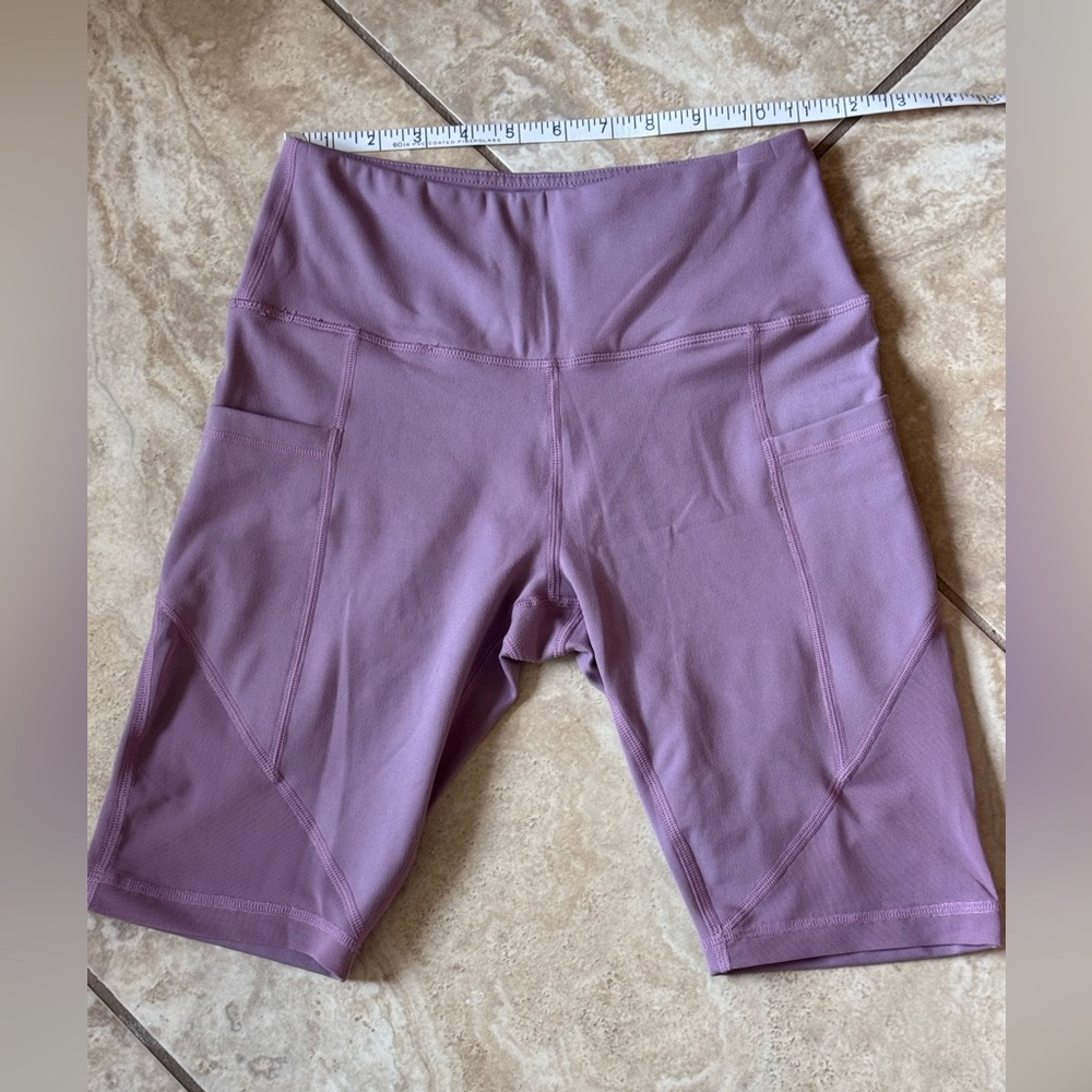Women’s Purple High-Rise Performance Bike Shorts, SZ S . EUC
